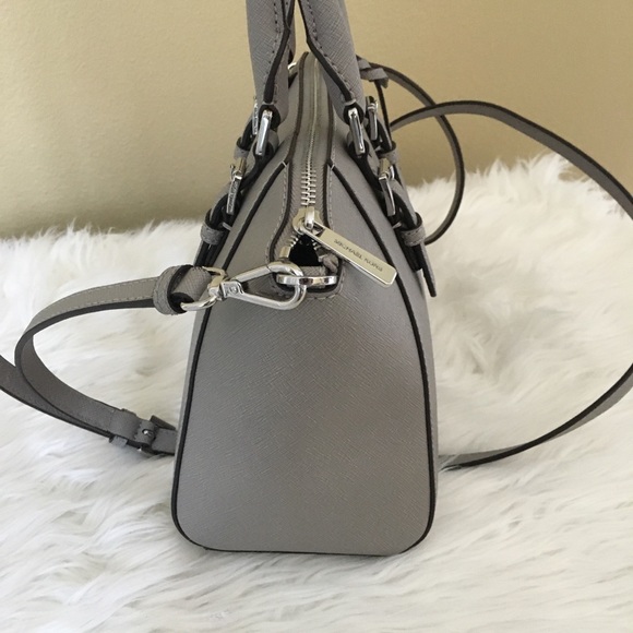 New Michael Kors Ciara messenger bag - Picture 2 of 8